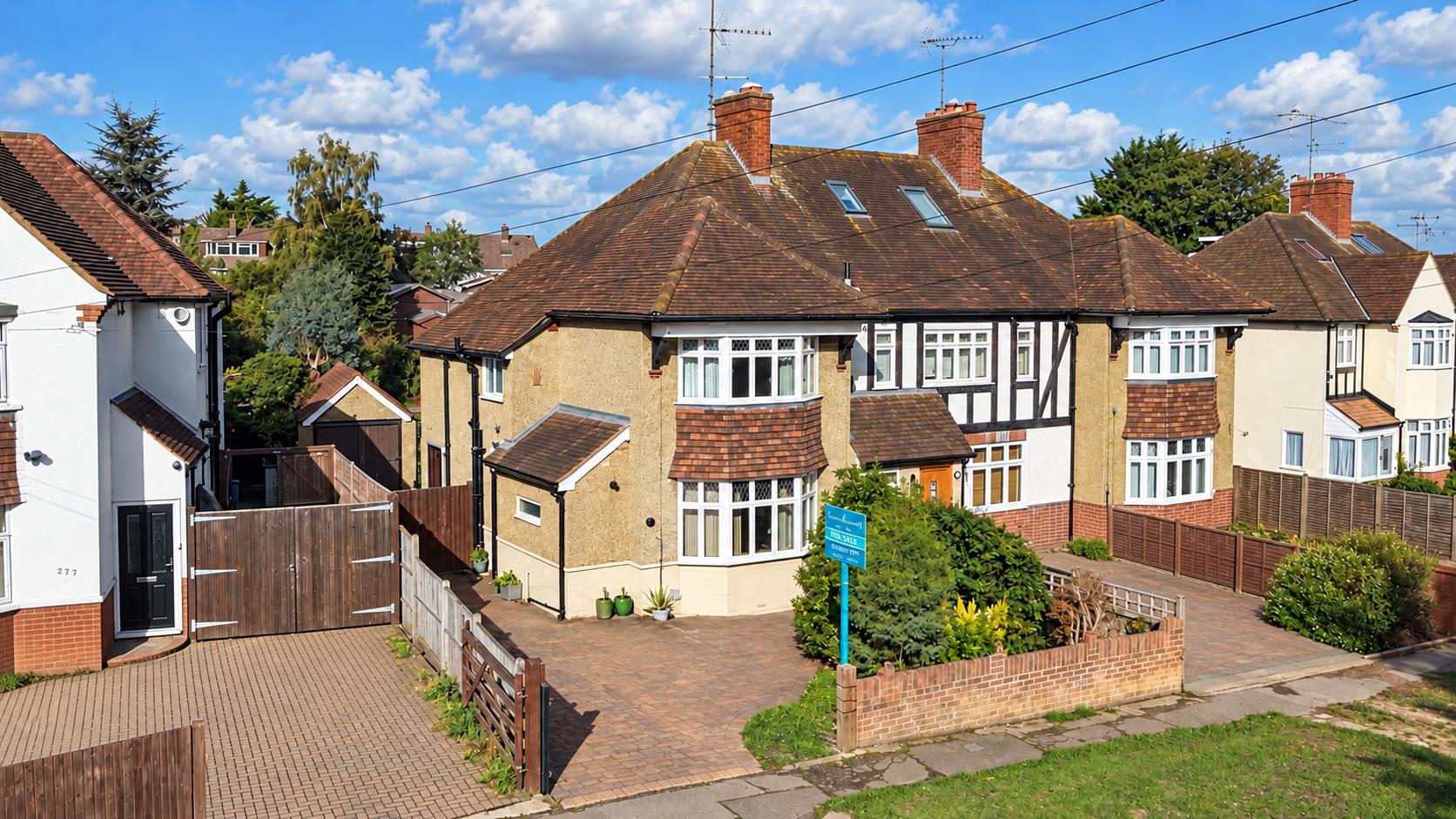 3 bed property in Norcot Road, Reading